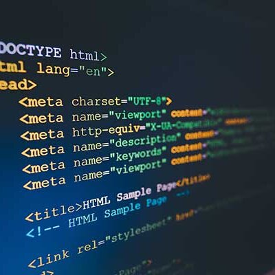 HTML5 Doktype Header von einer IDE abfotografiert
